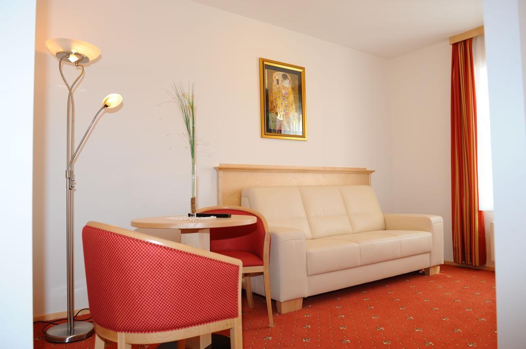 Hotel-Gasthof-Fleischerei - Zur Alten Post Schwanberg Bagian luar foto