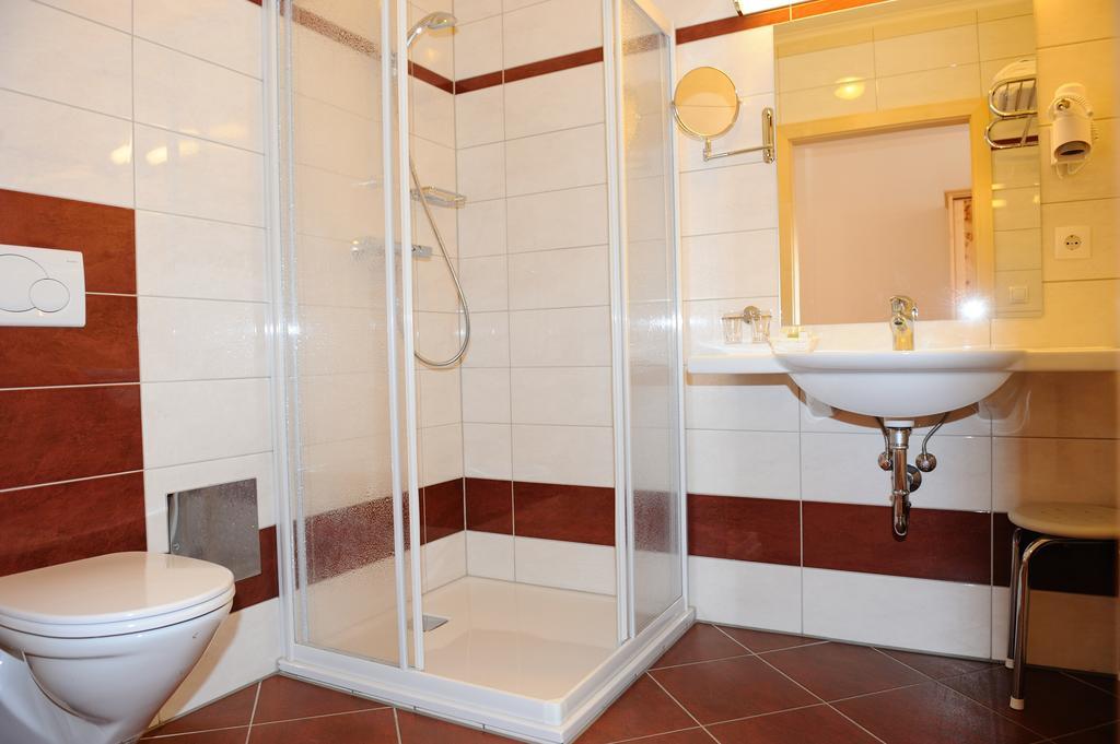 Hotel-Gasthof-Fleischerei - Zur Alten Post Schwanberg Bagian luar foto