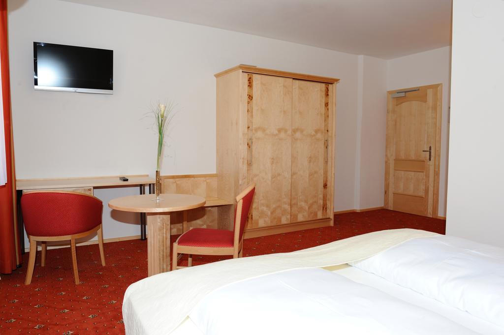 Hotel-Gasthof-Fleischerei - Zur Alten Post Schwanberg Bagian luar foto