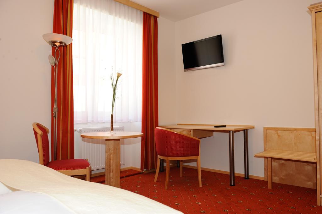 Hotel-Gasthof-Fleischerei - Zur Alten Post Schwanberg Ruang foto